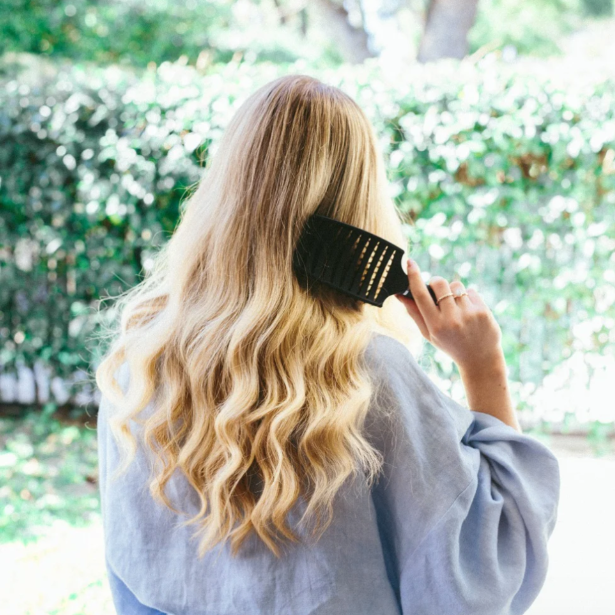 Maxi Ugly Swan Detangling Brush in Black Mamba