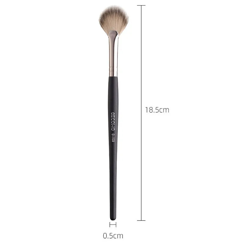 Fan Brush