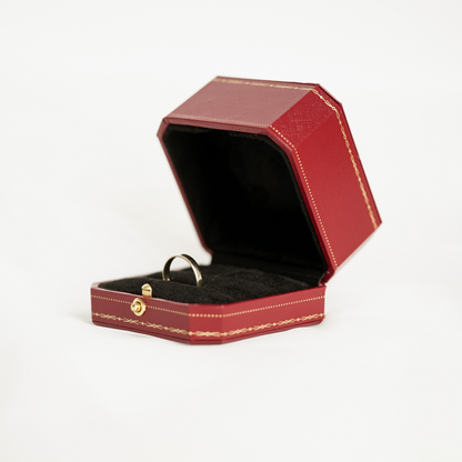 Ring Box in Luxurious Red